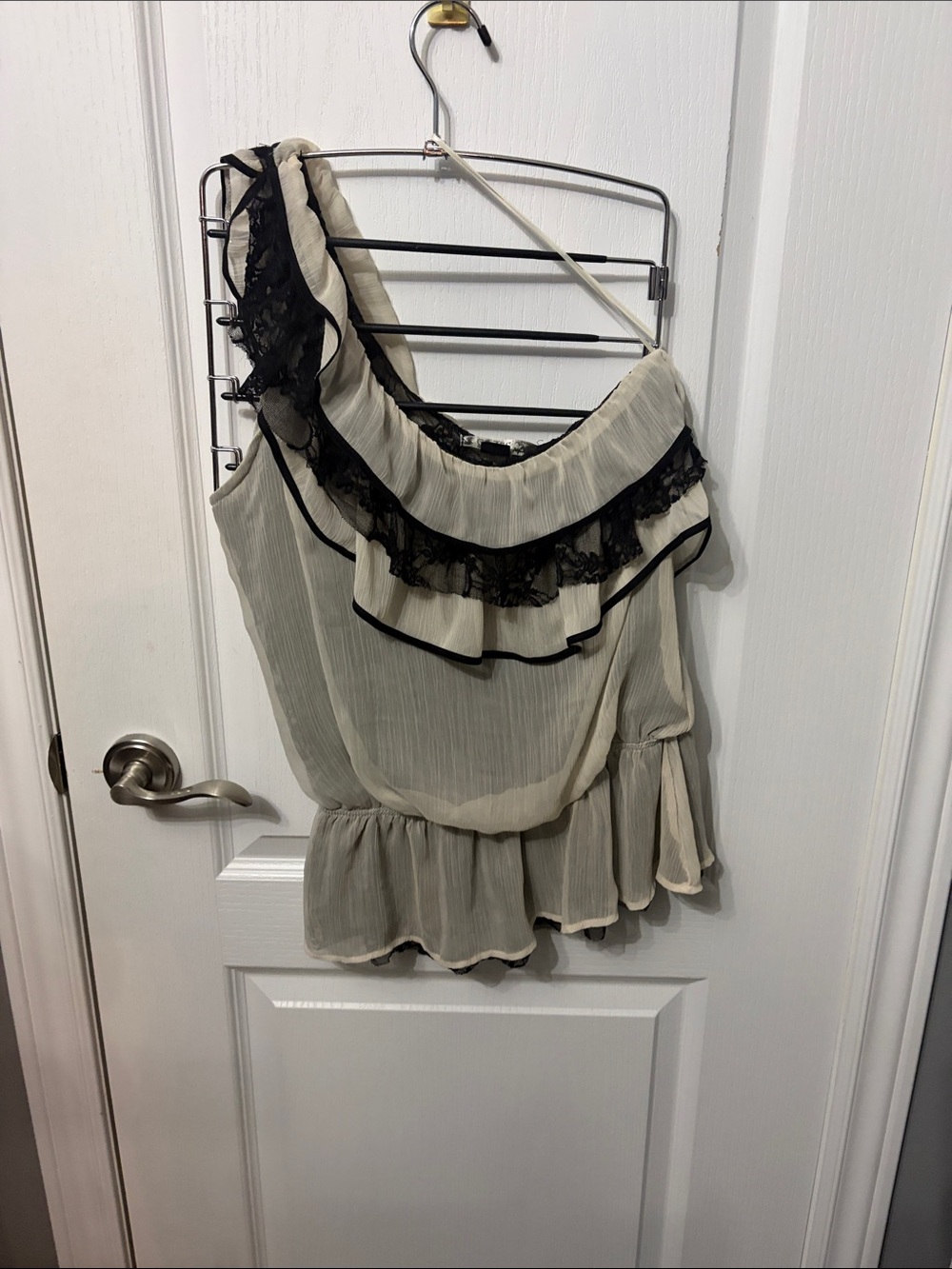 Guess Women’s One-Shoulder Ruffle Lace Trim Camisole in Cream and Black